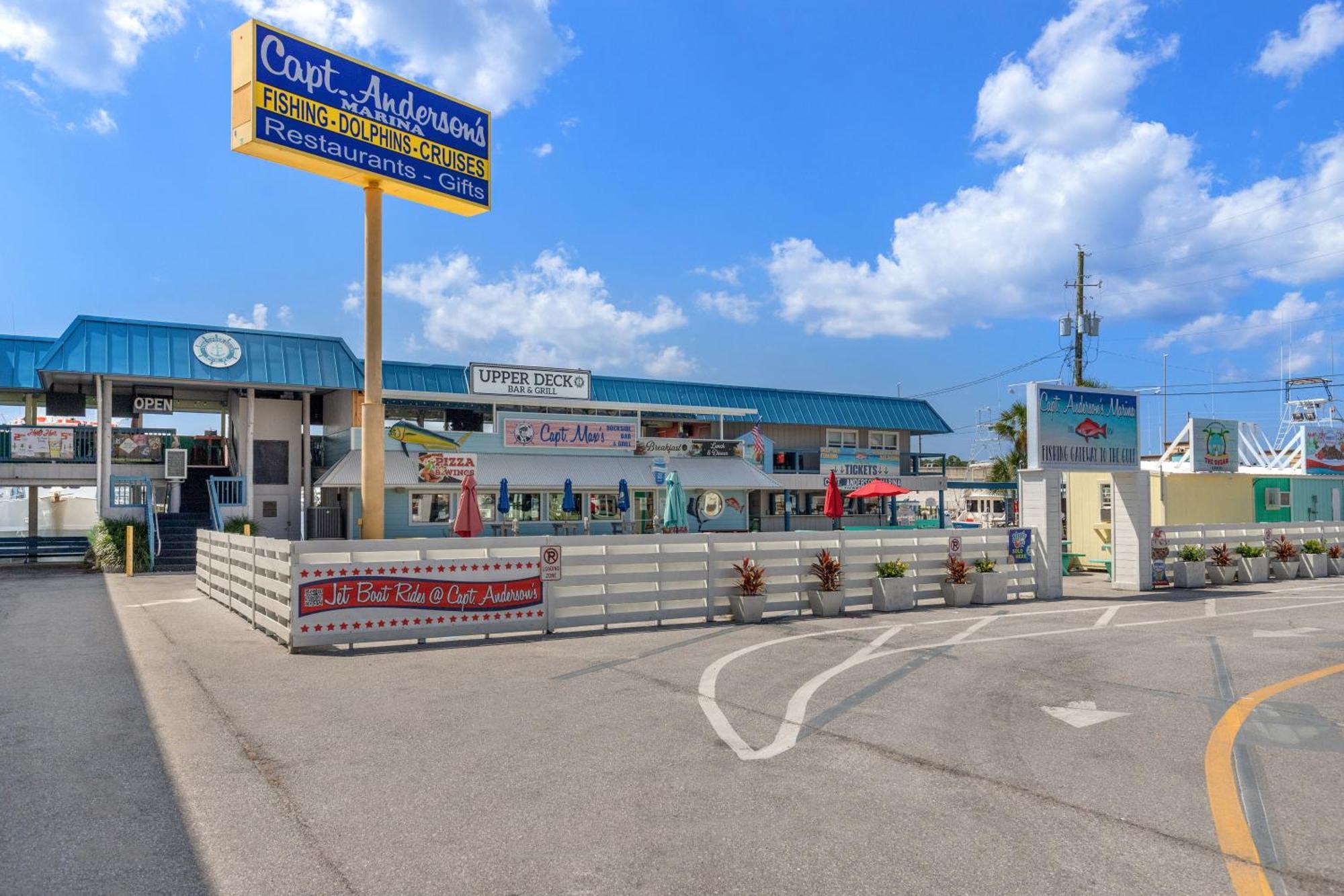 Treasure Shores-3br Beachfront Corner Unit Sleeps 8 With Stunning Gulf Views! Holiday home