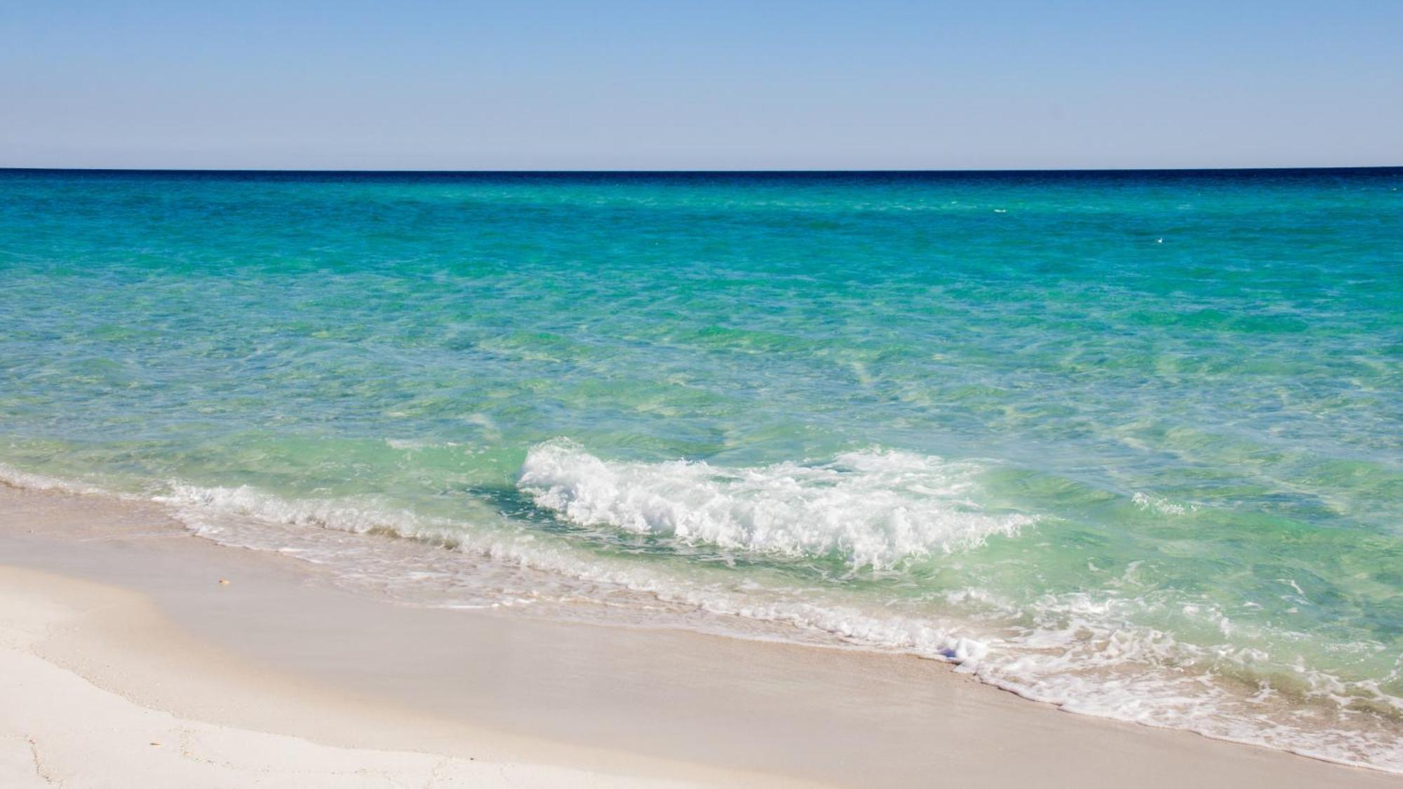 Holiday home Treasure Shores-3br Beachfront Corner Unit Sleeps 8 With Stunning Gulf Views!