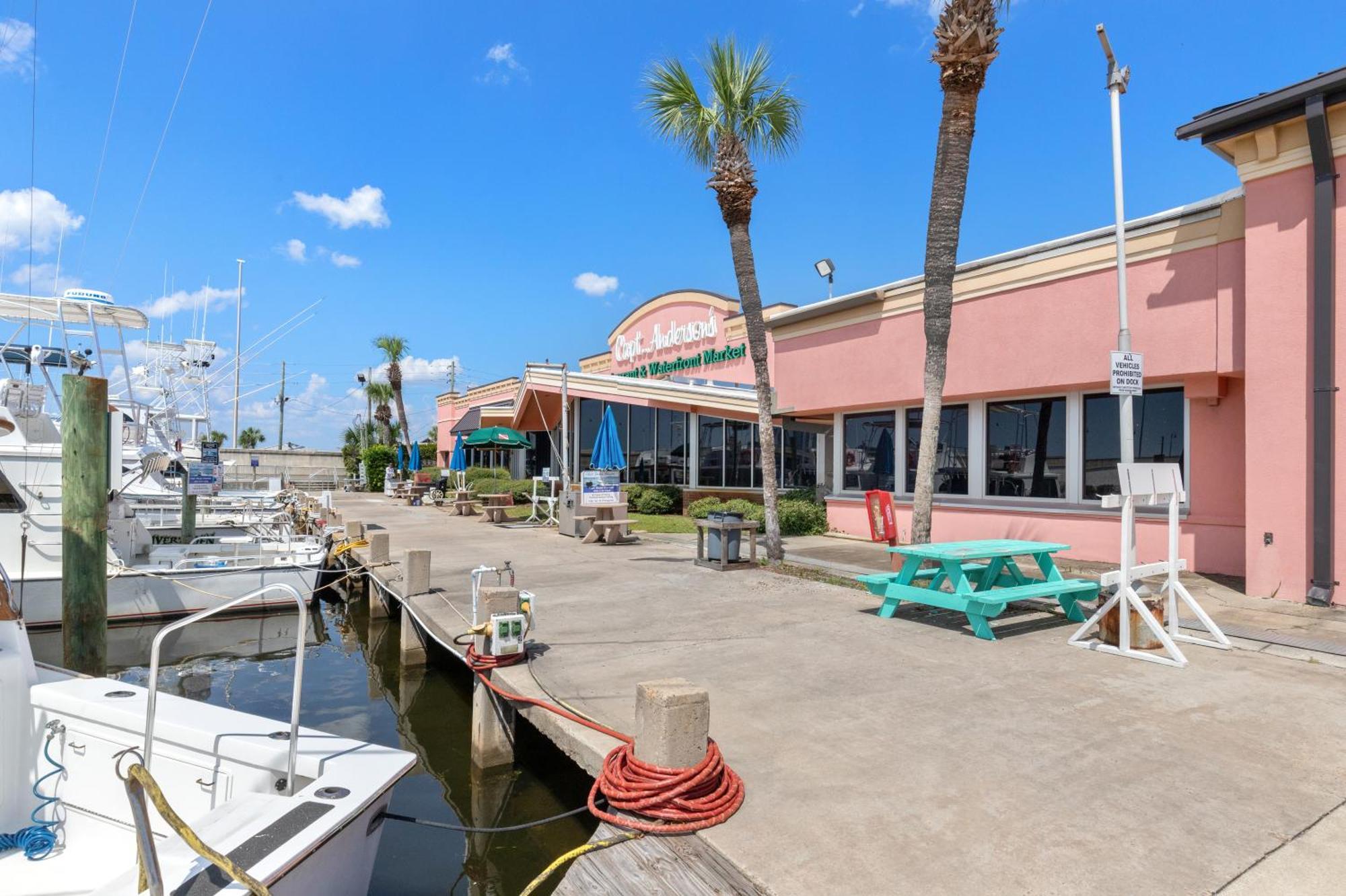 Treasure Shores-3br Beachfront Corner Unit Sleeps 8 With Stunning Gulf Views! Holiday home