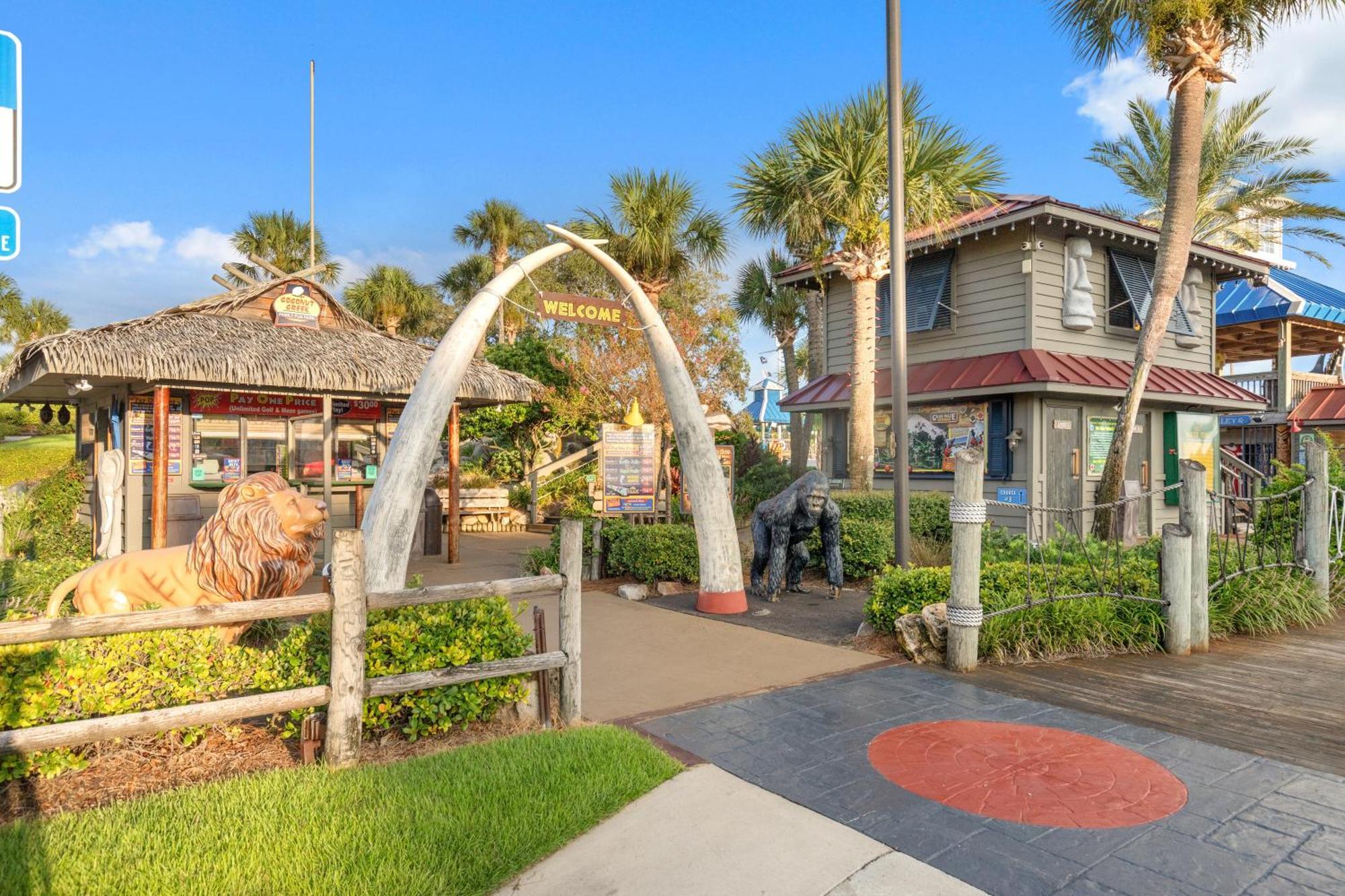 Holiday home Treasure Shores-3br Beachfront Corner Unit Sleeps 8 With Stunning Gulf Views! Panama City Beach