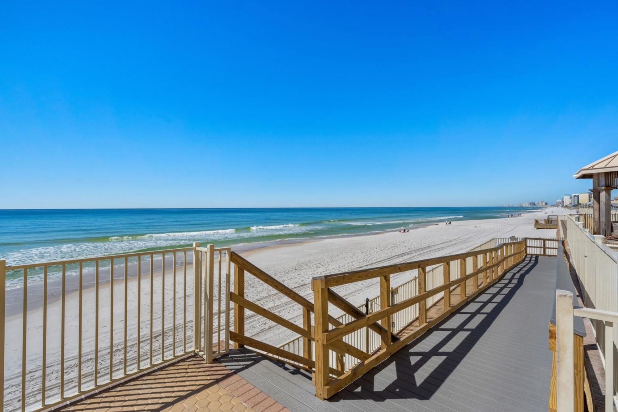 Holiday home Treasure Shores-3br Beachfront Corner Unit Sleeps 8 With Stunning Gulf Views! Panama City Beach