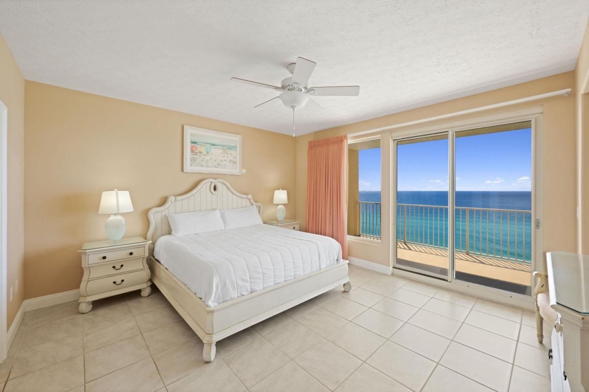 Treasure Shores-3br Beachfront Corner Unit Sleeps 8 With Stunning Gulf Views! Holiday home