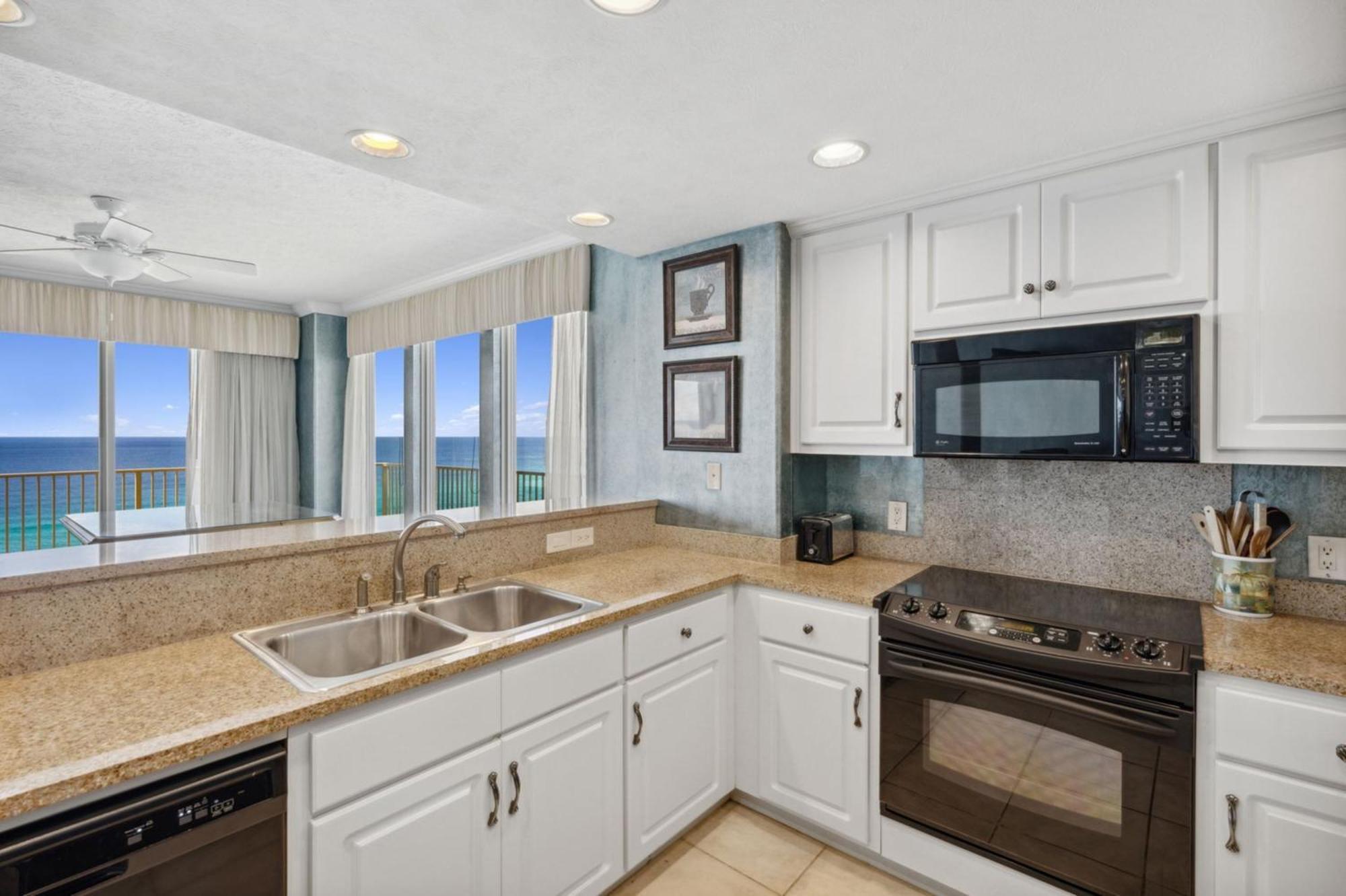 Holiday home Treasure Shores-3br Beachfront Corner Unit Sleeps 8 With Stunning Gulf Views! *