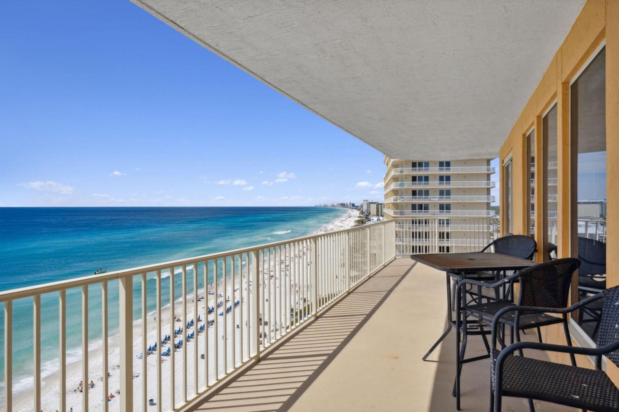 Treasure Shores-3br Beachfront Corner Unit Sleeps 8 With Stunning Gulf Views! Holiday home Panama City Beach