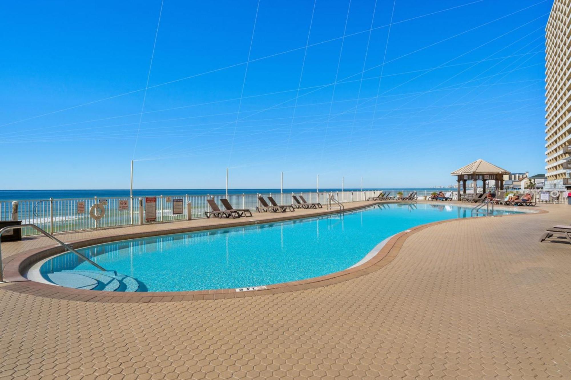 Holiday home Treasure Shores-3br Beachfront Corner Unit Sleeps 8 With Stunning Gulf Views!