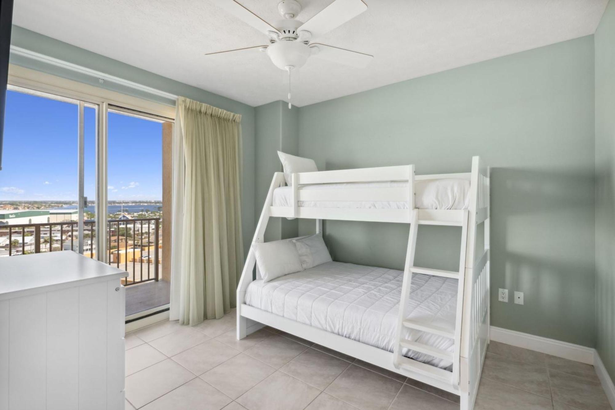 Treasure Shores-3br Beachfront Corner Unit Sleeps 8 With Stunning Gulf Views! Holiday home Panama City Beach