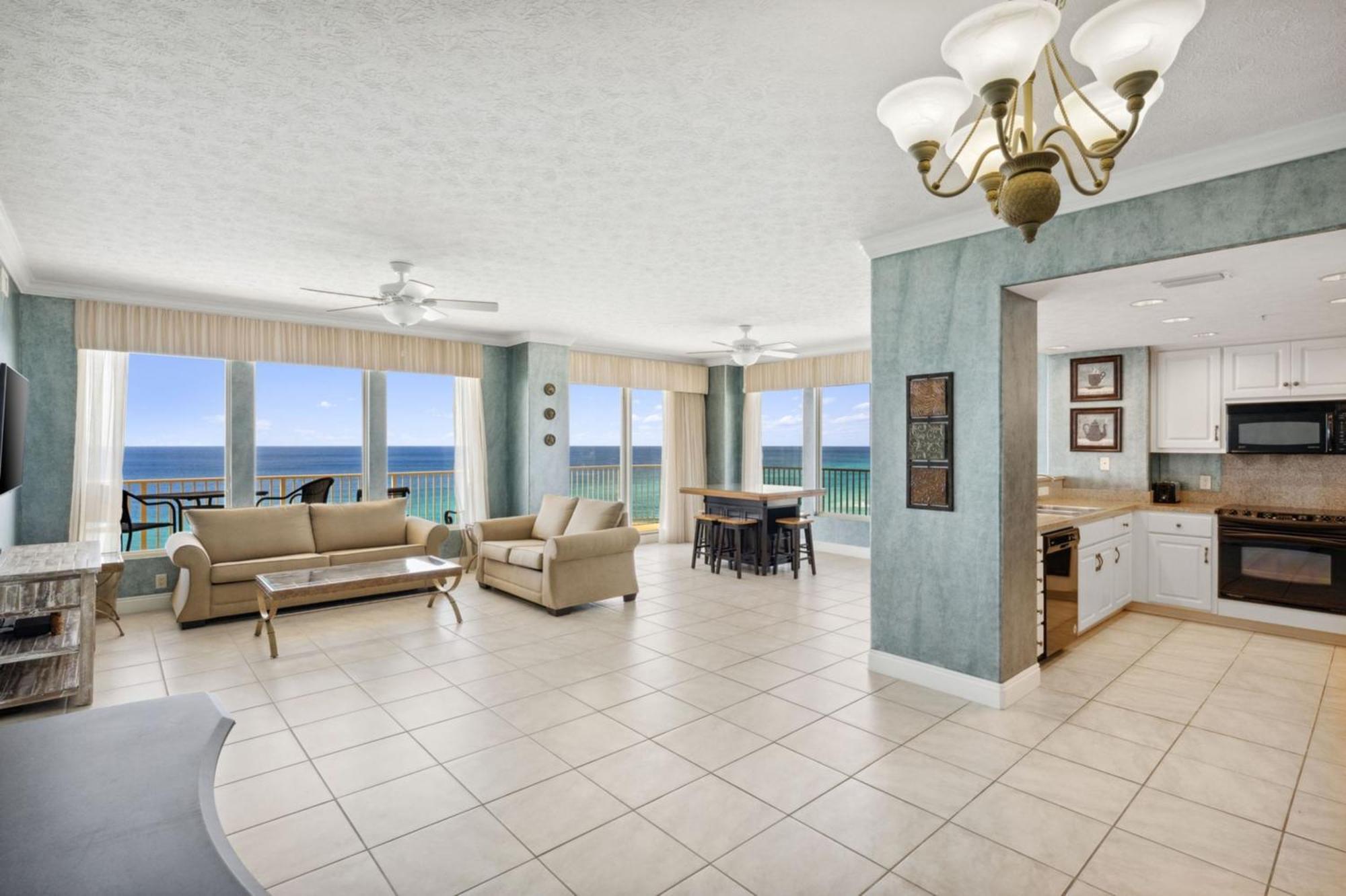Holiday home Treasure Shores-3br Beachfront Corner Unit Sleeps 8 With Stunning Gulf Views! Panama City Beach