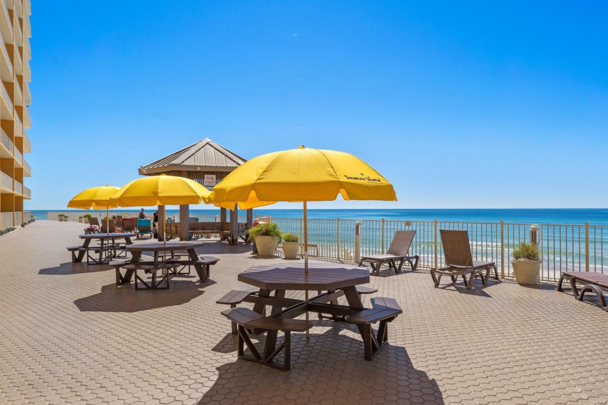Treasure Shores-3br Beachfront Corner Unit Sleeps 8 With Stunning Gulf Views!