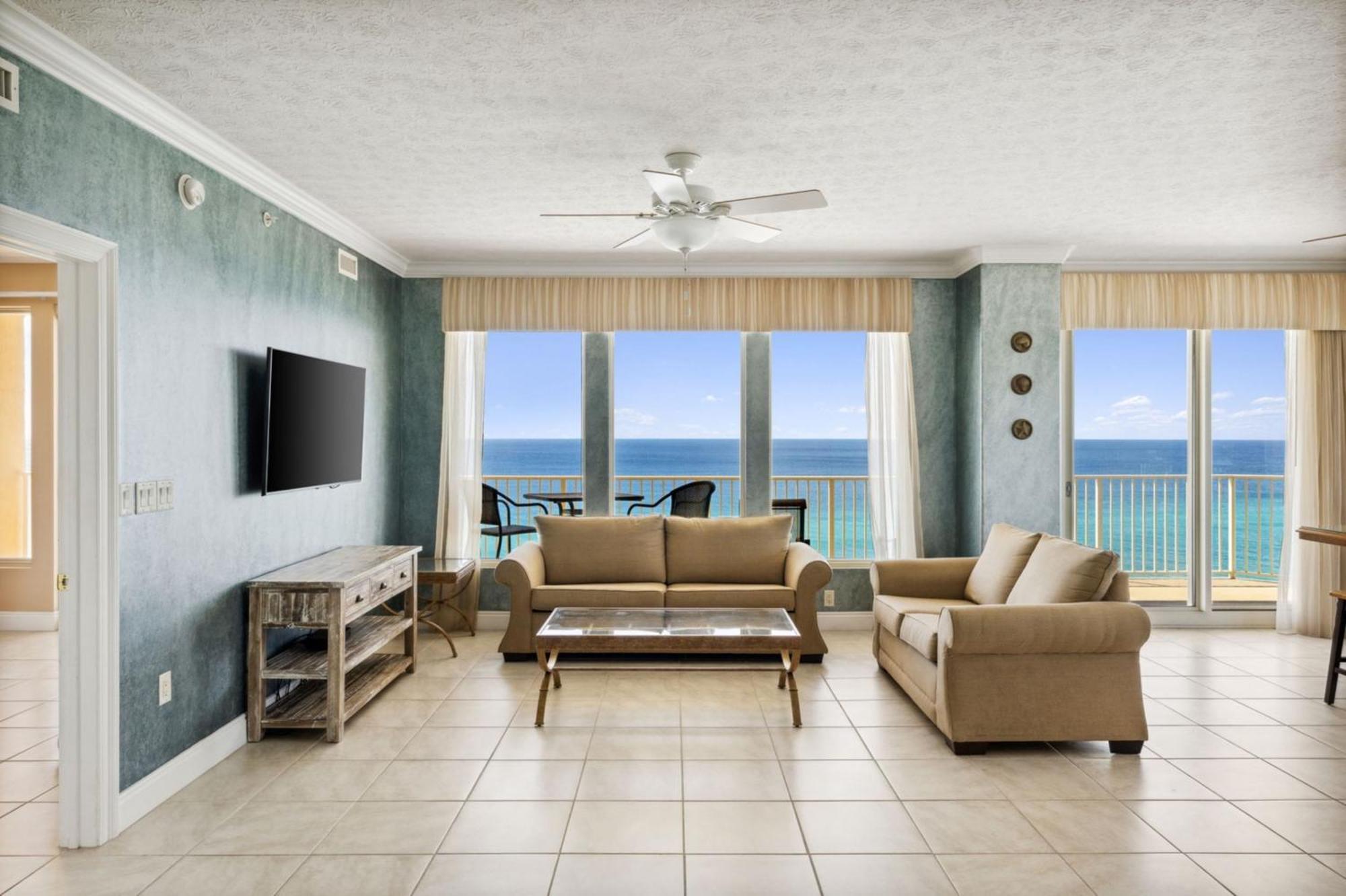 Holiday home Treasure Shores-3br Beachfront Corner Unit Sleeps 8 With Stunning Gulf Views!