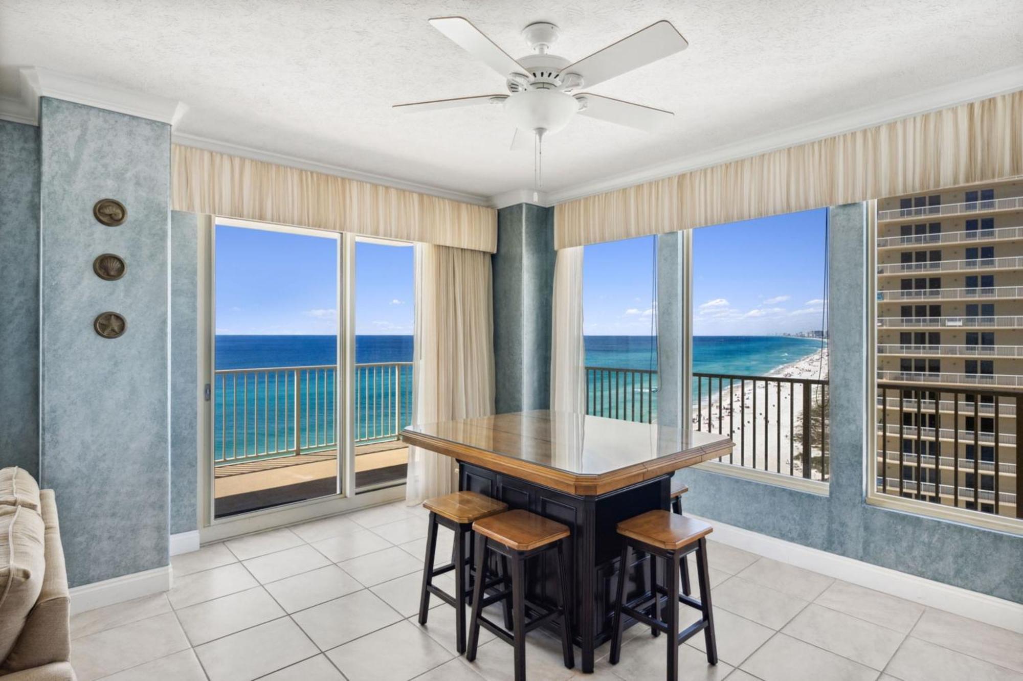 Holiday home Treasure Shores-3br Beachfront Corner Unit Sleeps 8 With Stunning Gulf Views! *
