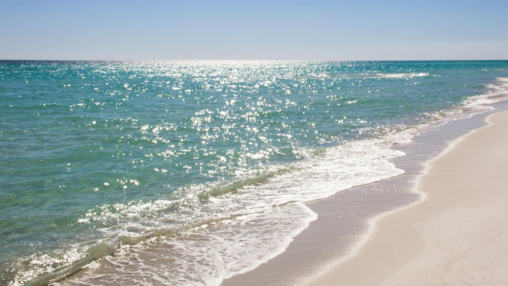 Holiday home Treasure Shores-3br Beachfront Corner Unit Sleeps 8 With Stunning Gulf Views! *